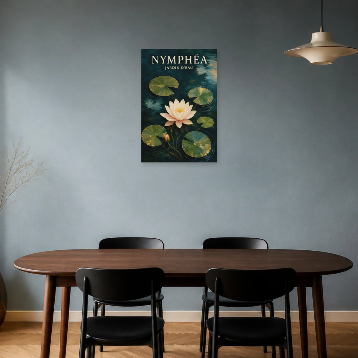 Affiche Nymphéa – Jardin d’Eau dans une salle à manger - Art Virtuoso
