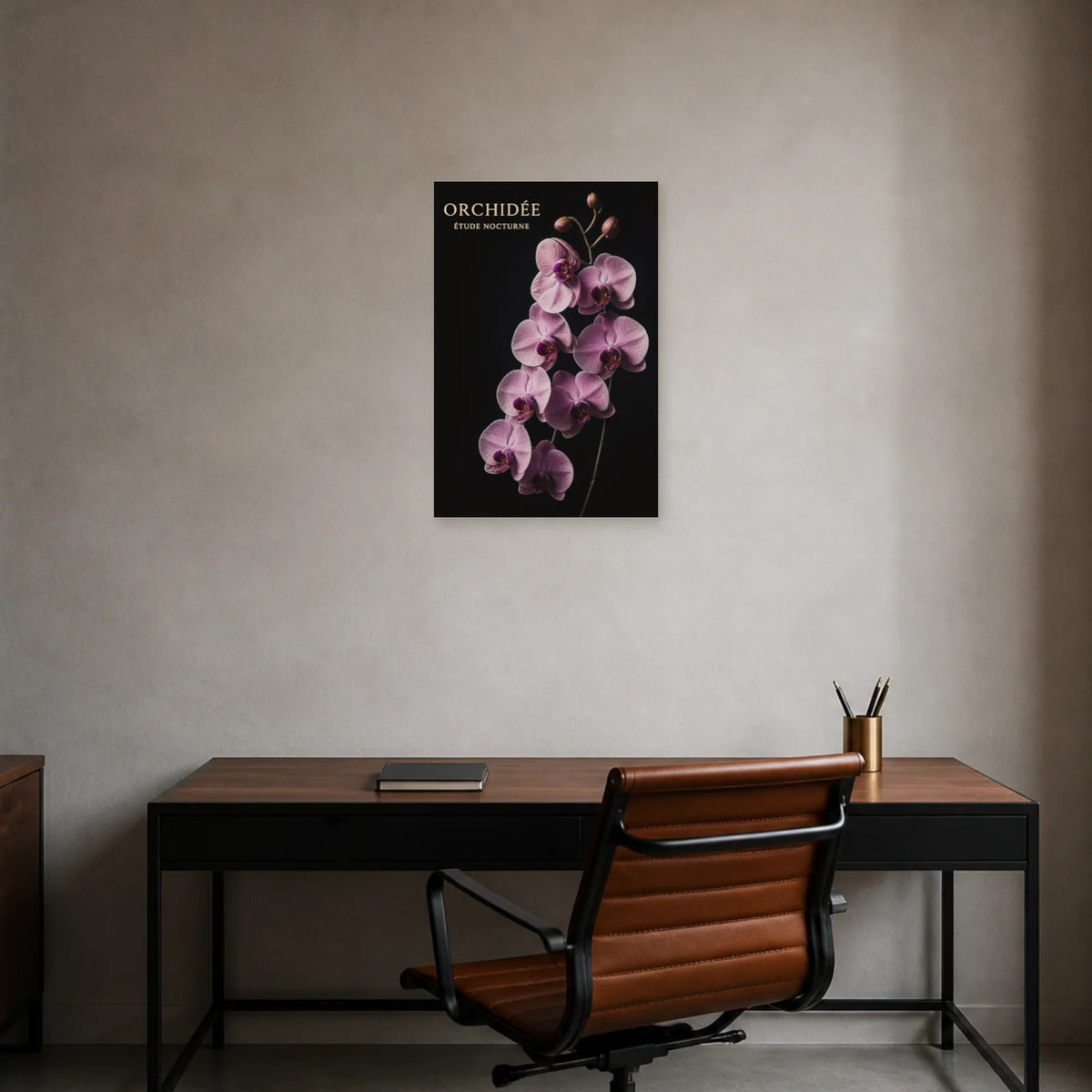 Affiche Orchidée – Étude Nocturne dans un bureau - Art Virtuoso