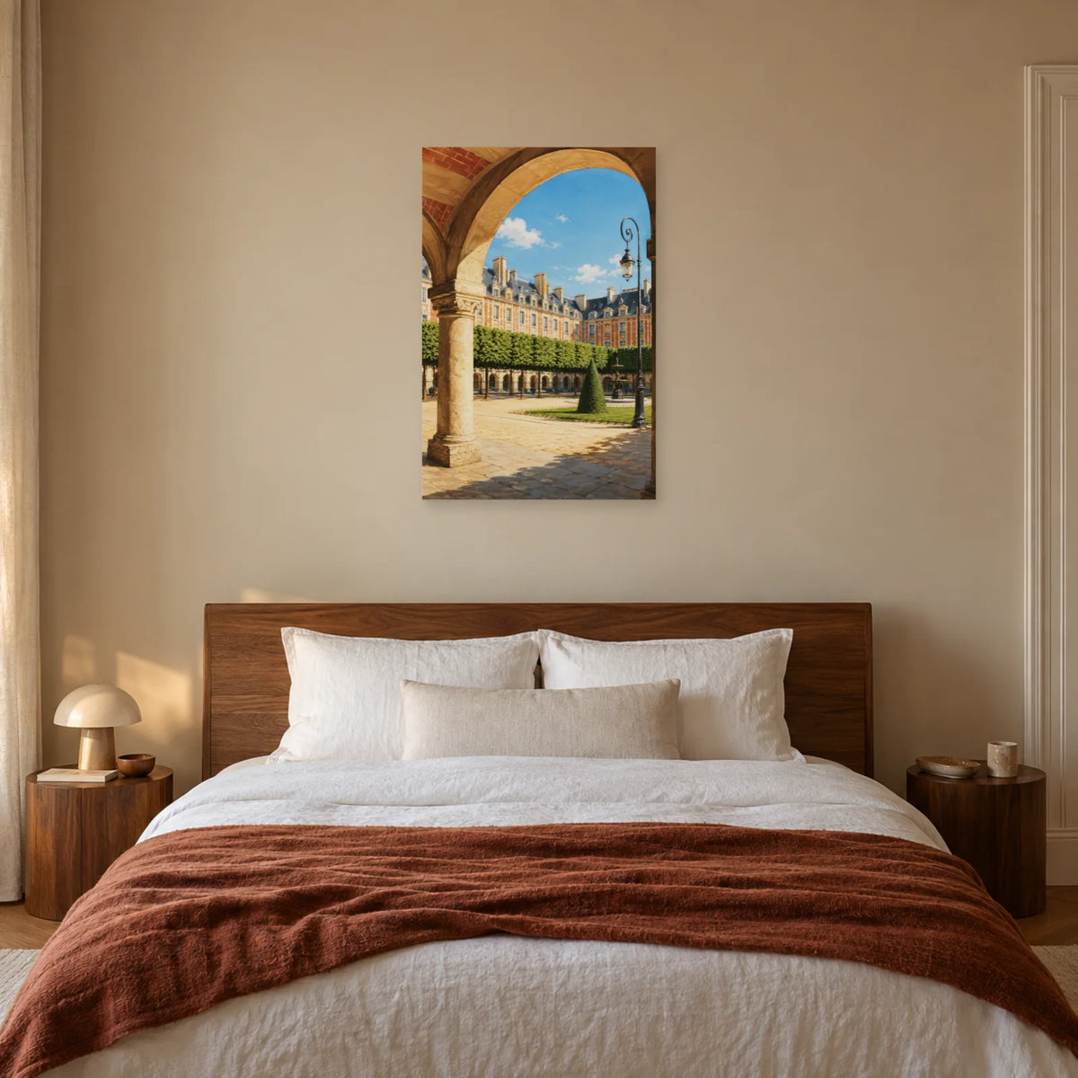 Affiche Place des Vosges - Arcades d’été dans une chambre - Art Virtuoso
