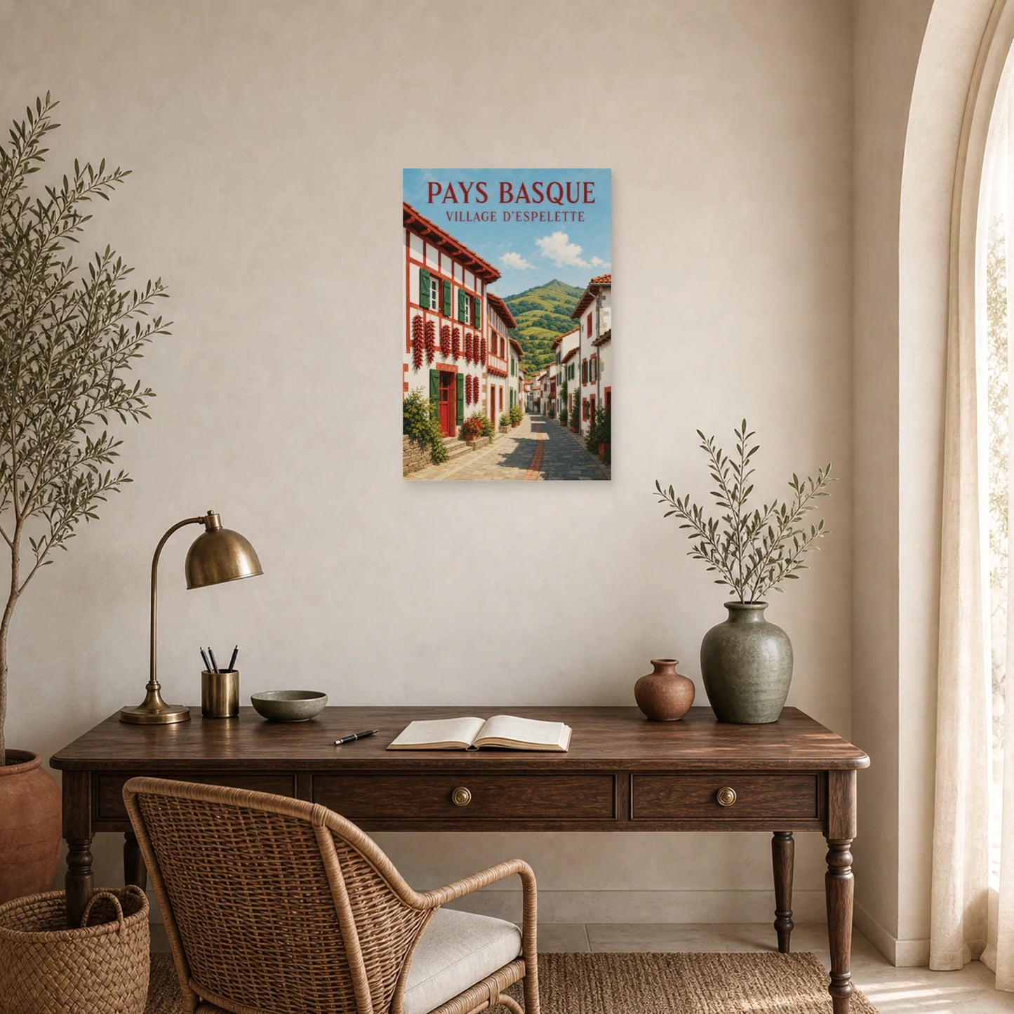 Affiche Pays Basque – Espelette dans un bureau - Art Virtuoso