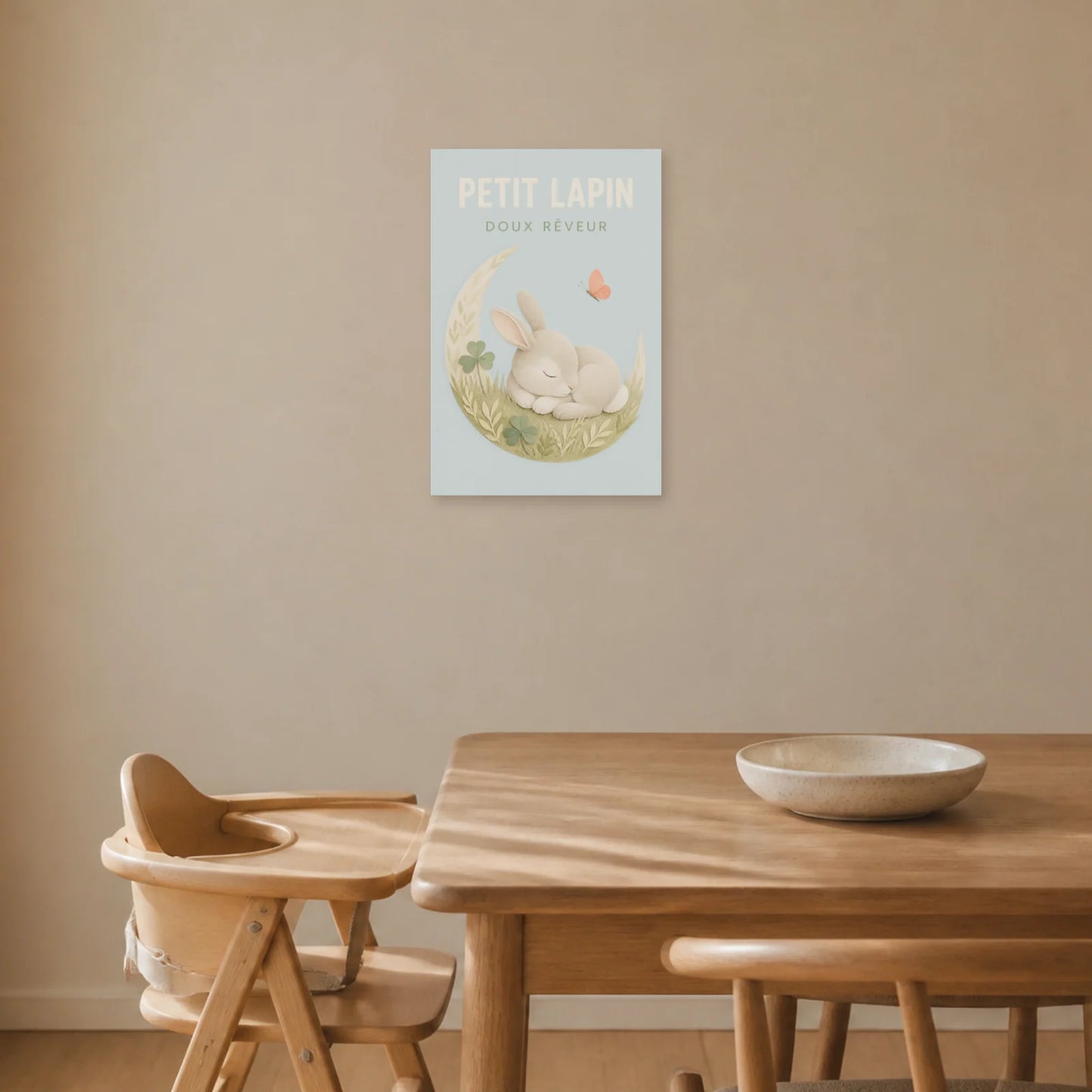 Affiche Petit Lapin – Doux Rêveur dans une salle à manger - Art Virtuoso