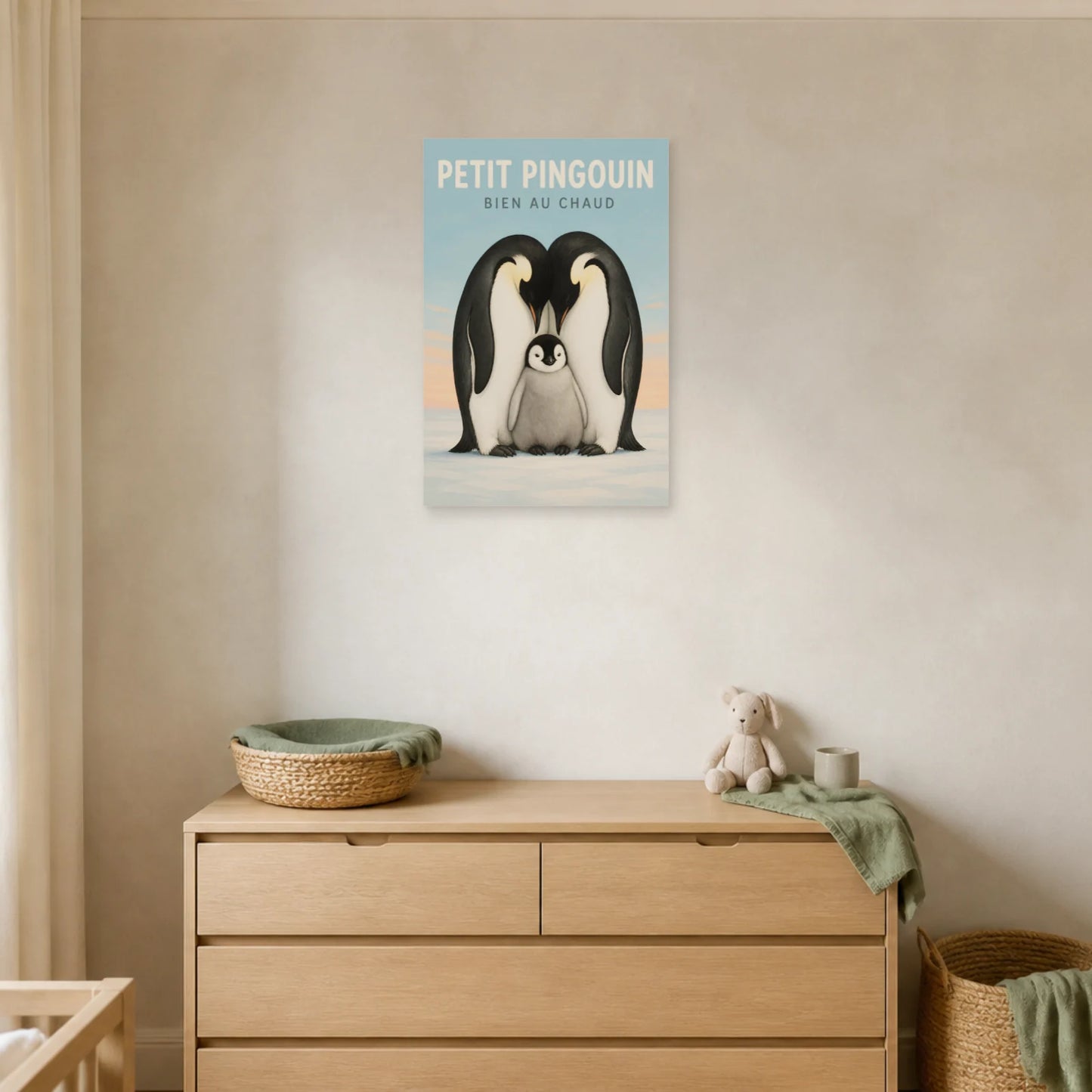 Affiche Petit Pingouin – Bien au Chaud dans un salon - Art Virtuoso