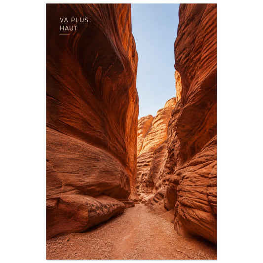 Affiche photo Canyon rouge - Va plus haut, photographie de paysage monumental aux textures géologiques verticale, format 30 × 45 cm
