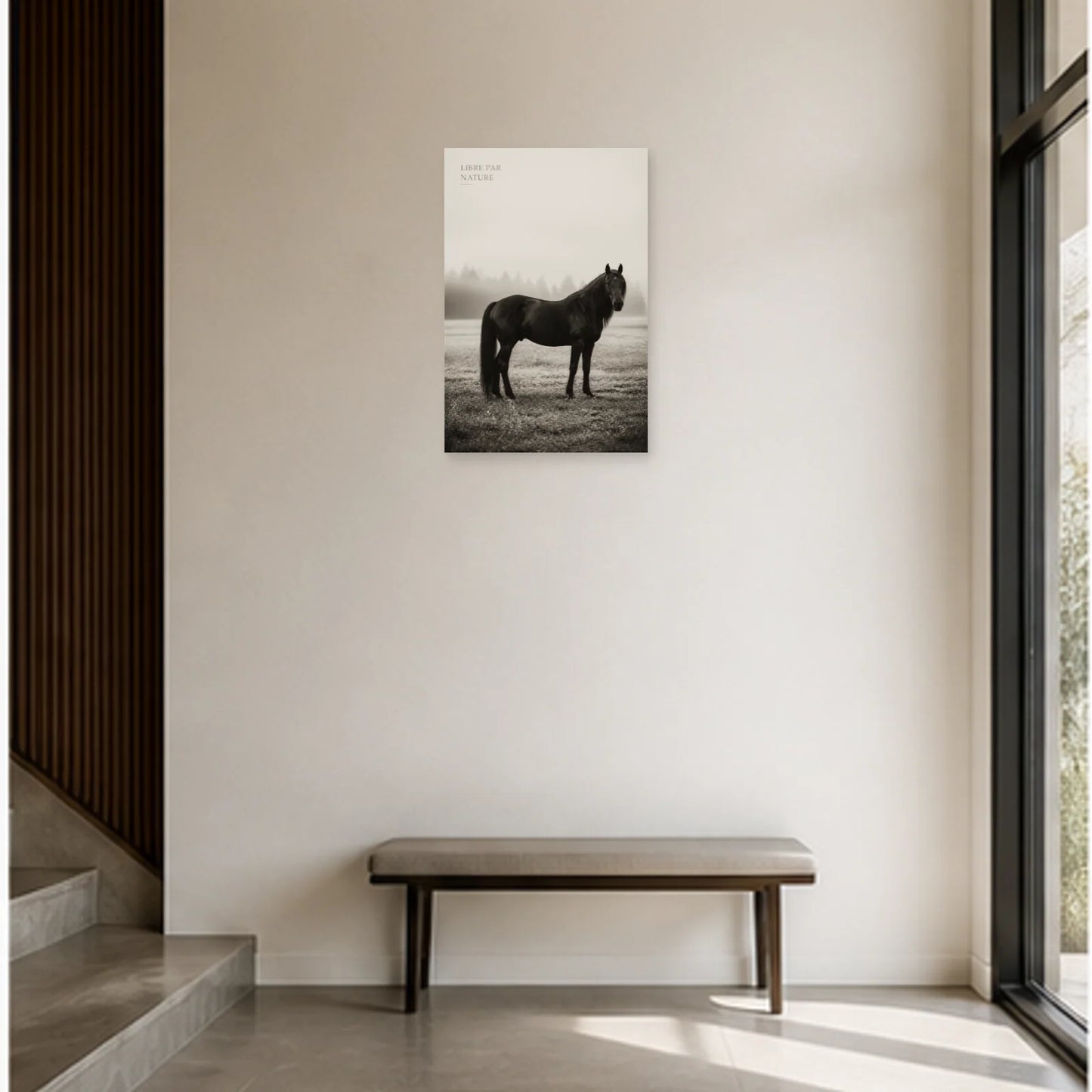 Affiche photo Cheval libre en noir et blanc - Libre par nature dans une entrée ou un couloir - Art Virtuoso