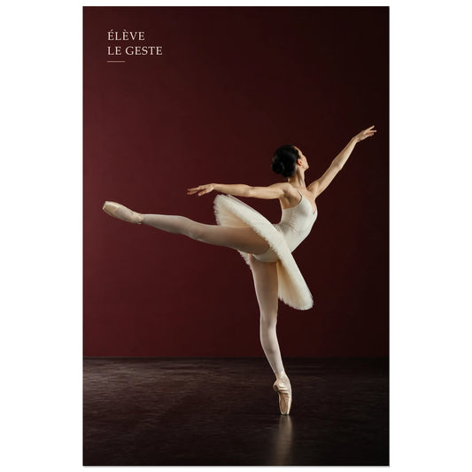 Affiche photo Danseuse classique - Élève le geste, photographie de danse théâtrale, élégante et précise verticale, format 30 × 45 cm