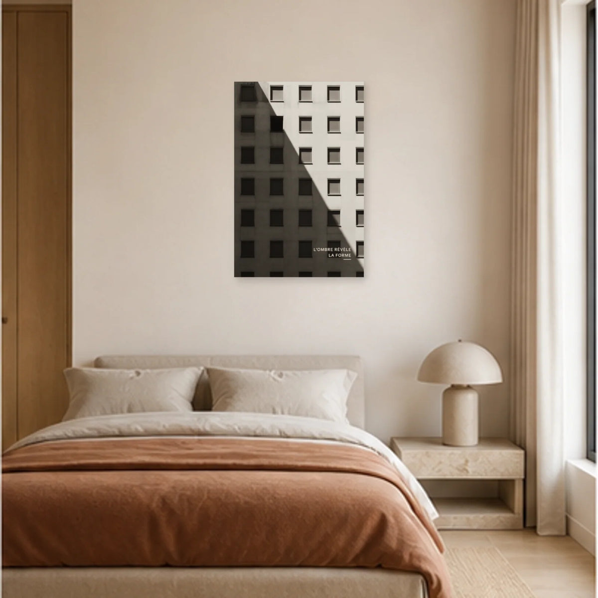 Affiche photo Façade noir et blanc - L’ombre révèle la forme dans une chambre - Art Virtuoso