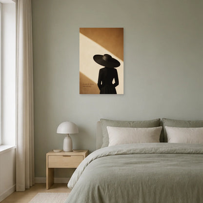 Affiche photo Femme au grand chapeau - Garde ton mystère dans une chambre - Art Virtuoso