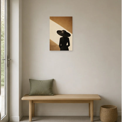 Affiche photo Femme au grand chapeau - Garde ton mystère dans une entrée ou un couloir - Art Virtuoso