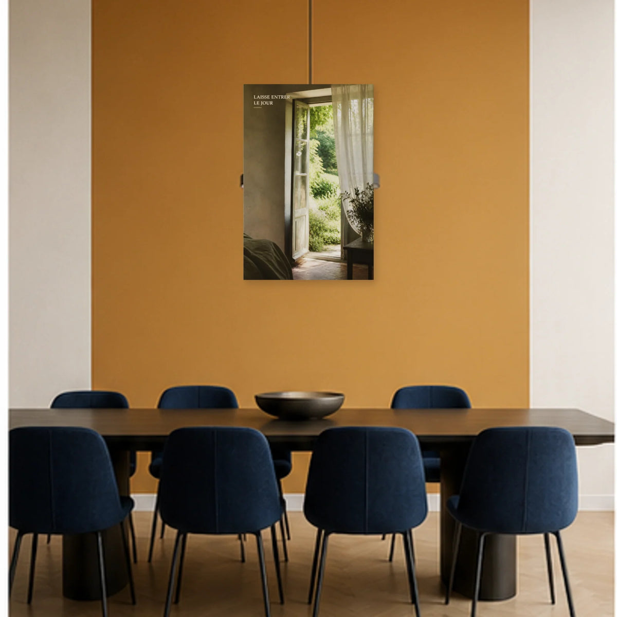 Affiche photo Fenêtre ouverte sur le jardin - Laisse entrer le jour dans une salle à manger - Art Virtuoso
