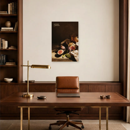 Affiche photo Figues et verre ambré - Savoure l’instant dans un bureau - Art Virtuoso