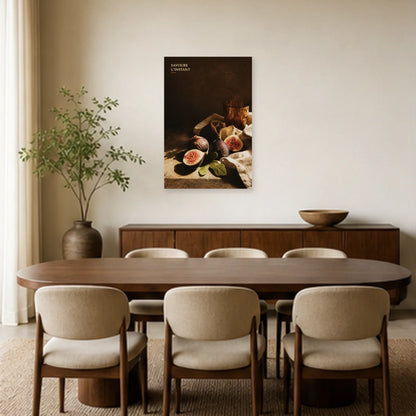Affiche photo Figues et verre ambré - Savoure l’instant dans une salle à manger - Art Virtuoso