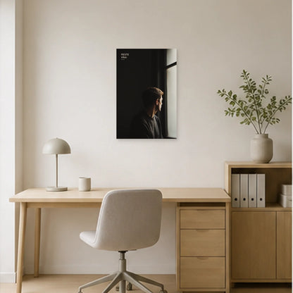 Affiche photo Homme à la fenêtre - Reste vrai dans un bureau - Art Virtuoso