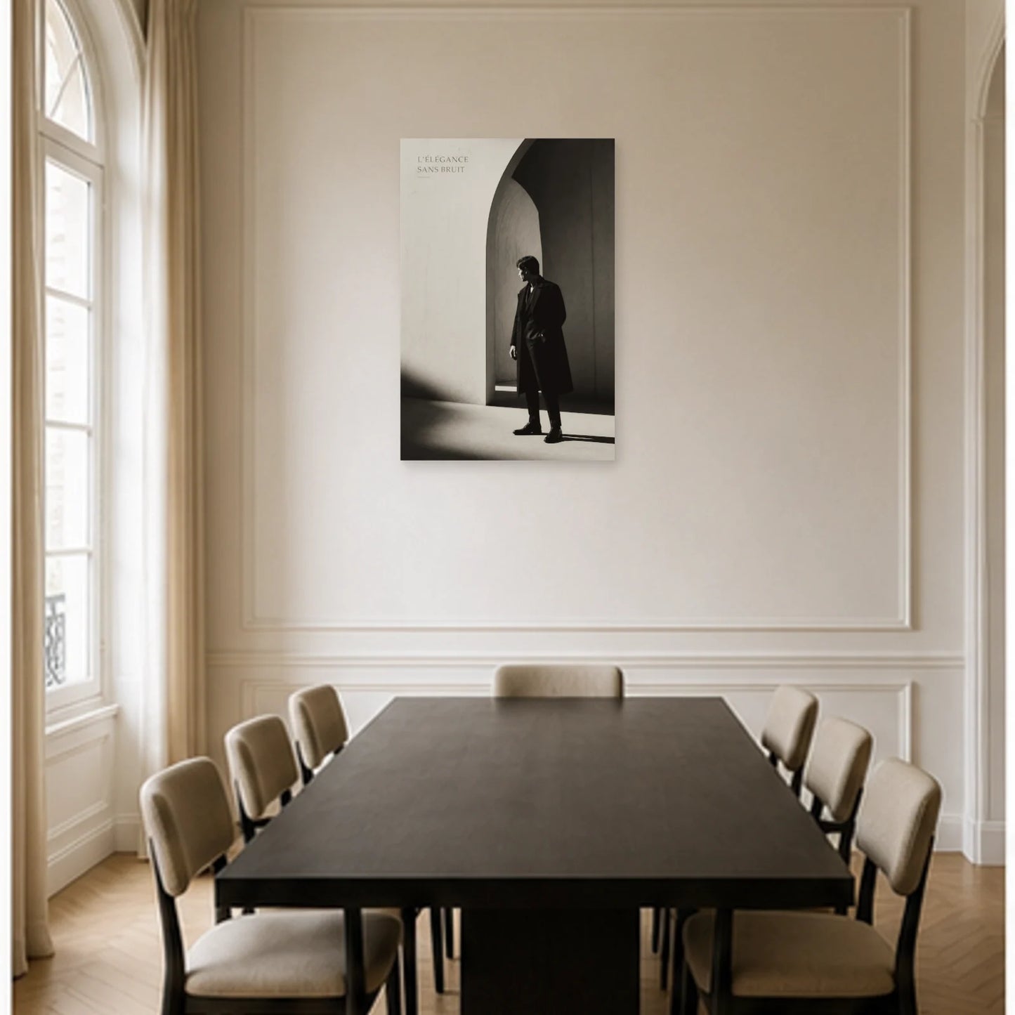 Affiche photo Élégance masculine en noir et blanc - Sans bruit dans une salle à manger - Art Virtuoso