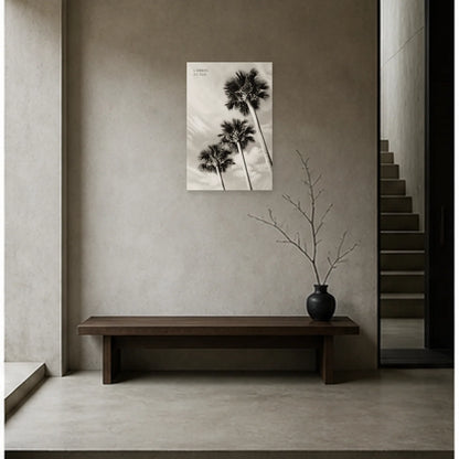 Affiche photo Palmiers en noir et blanc - L’ombre du Sud dans une entrée ou un couloir - Art Virtuoso