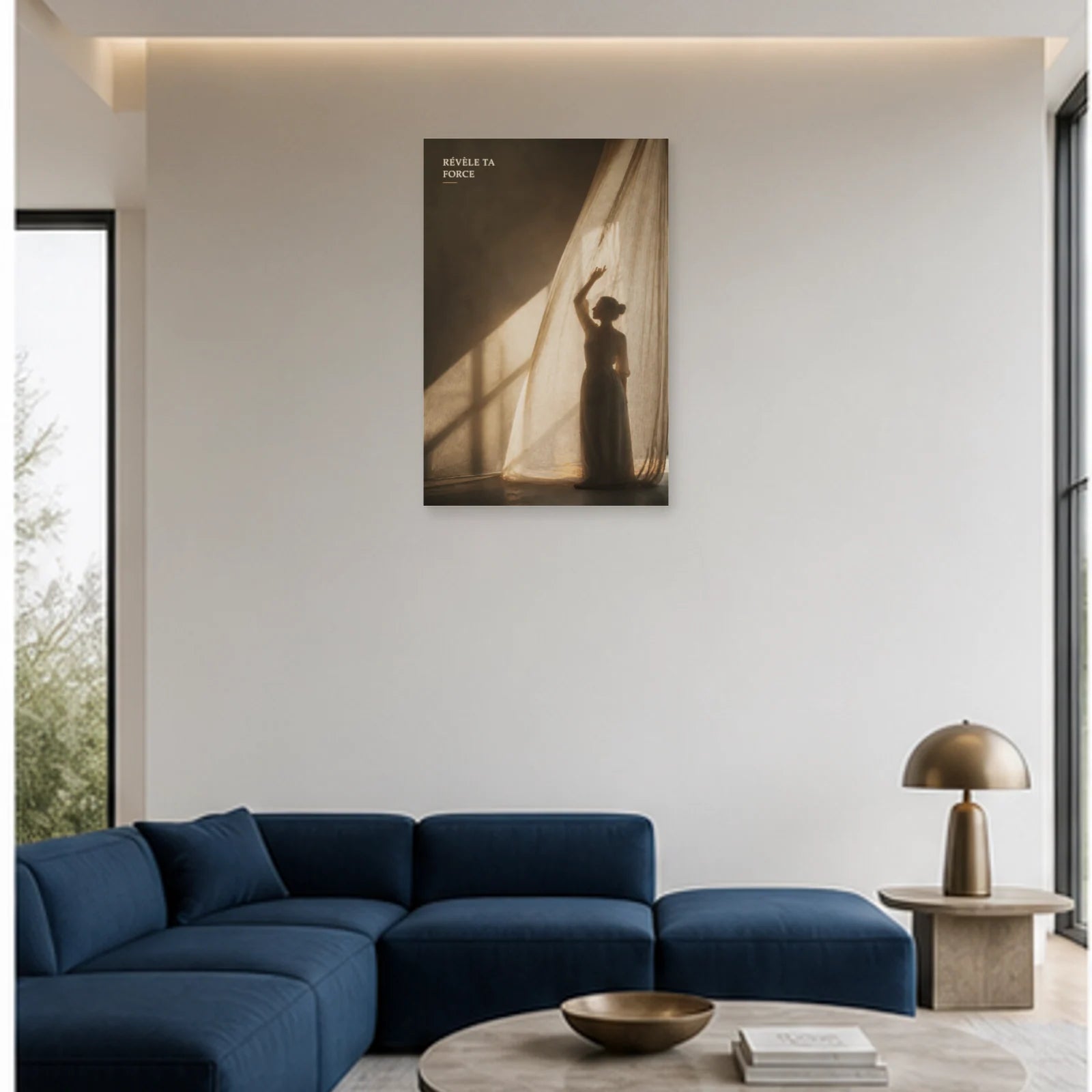 Affiche photo Silhouette de femme - Révèle ta force dans un salon - Art Virtuoso
