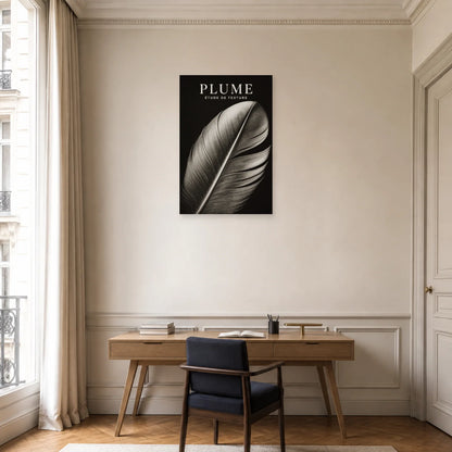 Affiche Plume – Étude de Texture dans un bureau - Art Virtuoso