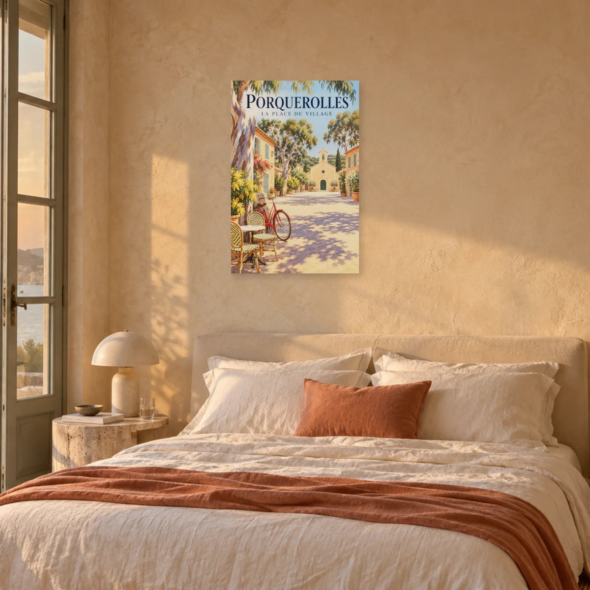 Affiche Porquerolles - La place du village dans une chambre - Art Virtuoso
