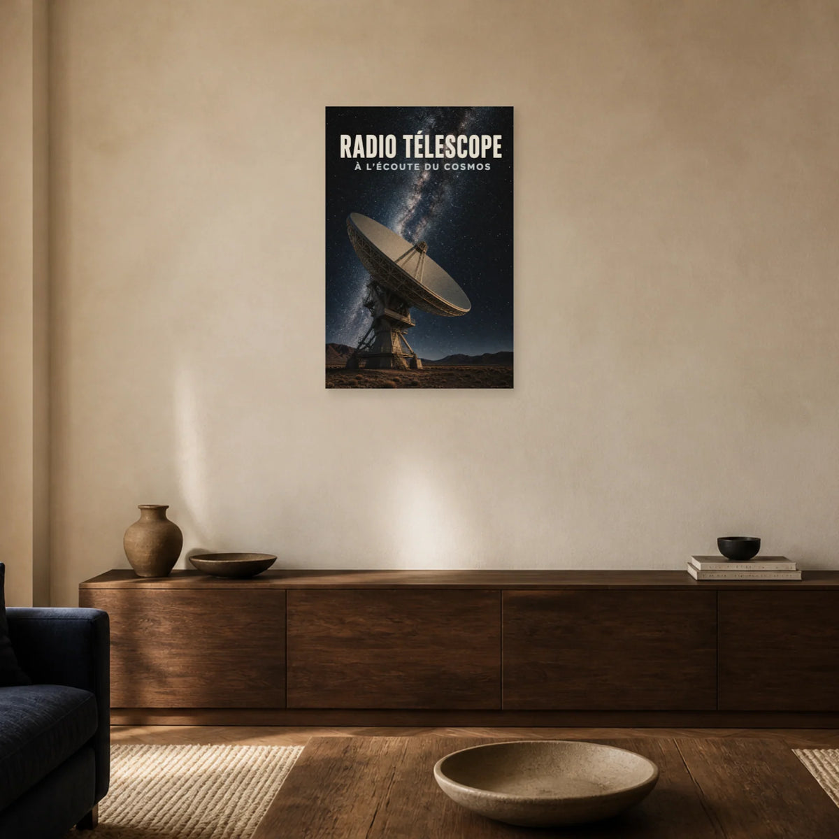 Affiche Radiotélescope – À l’Écoute du Cosmos dans un salon - Art Virtuoso