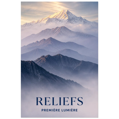 Affiche Reliefs – Première Lumière, photographie de paysage atmosphérique verticale, format 30 × 45 cm