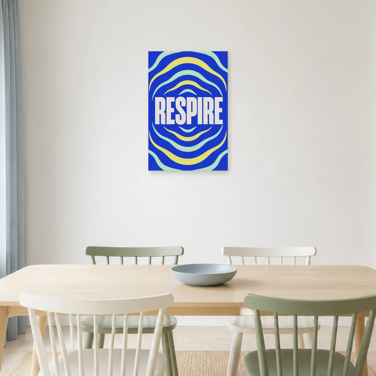 Affiche Respire – Ondes cobalt dans une salle à manger - Art Virtuoso