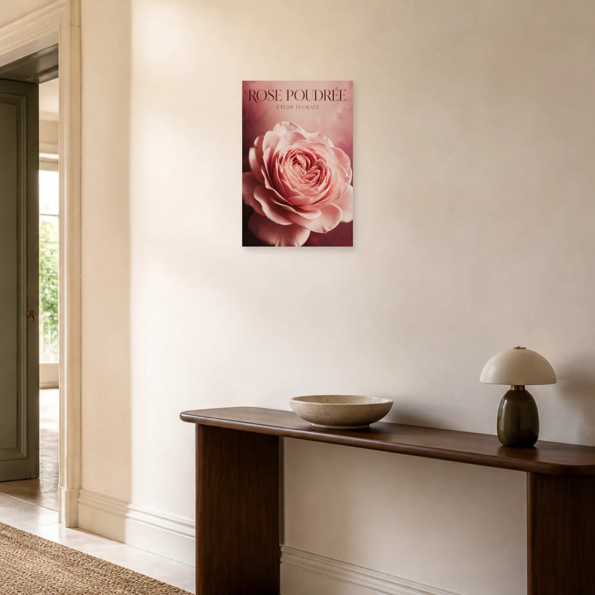Affiche Rose Poudrée – Étude Florale dans une entrée ou un couloir - Art Virtuoso