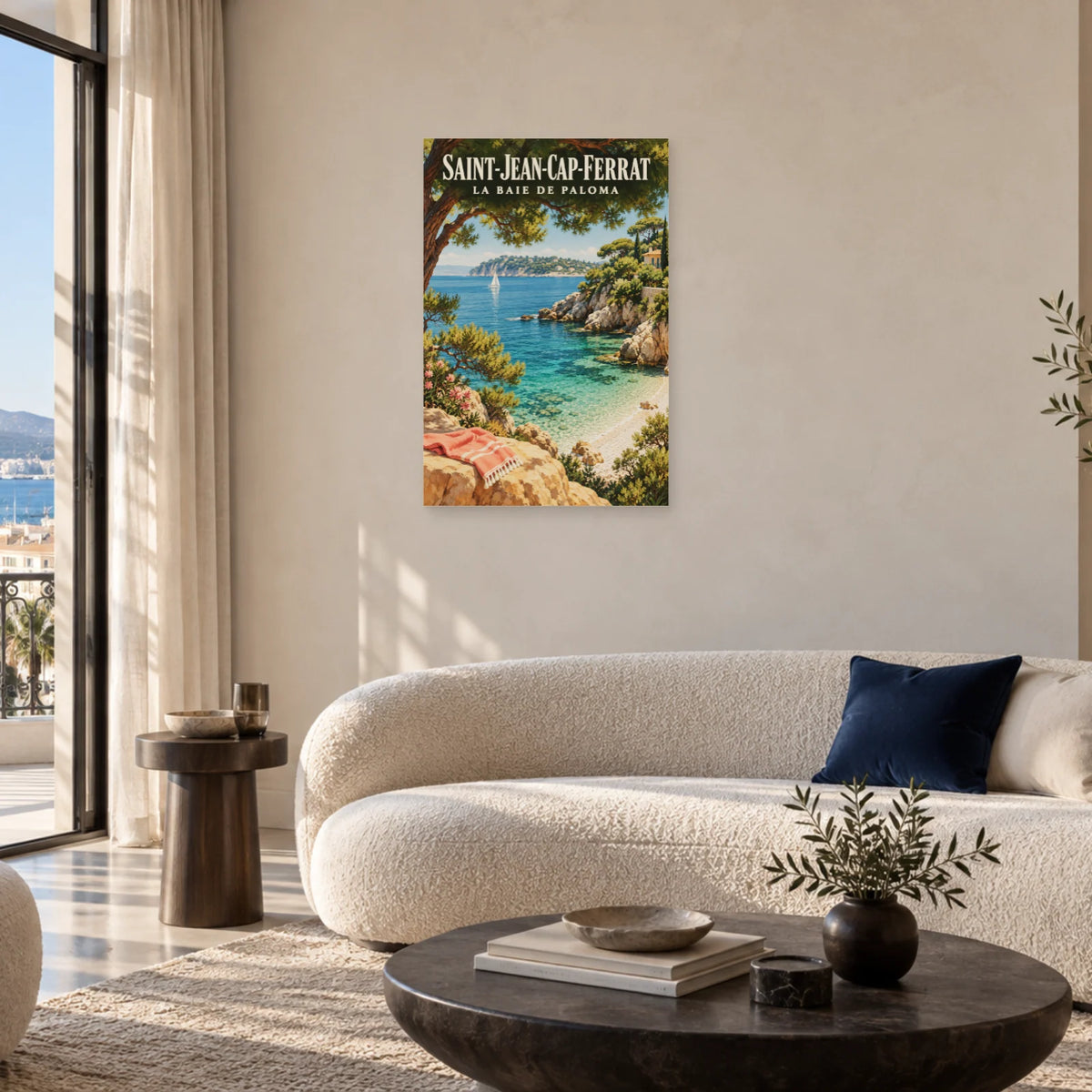 Affiche Saint-Jean-Cap-Ferrat - La baie de Paloma dans un salon - Art Virtuoso