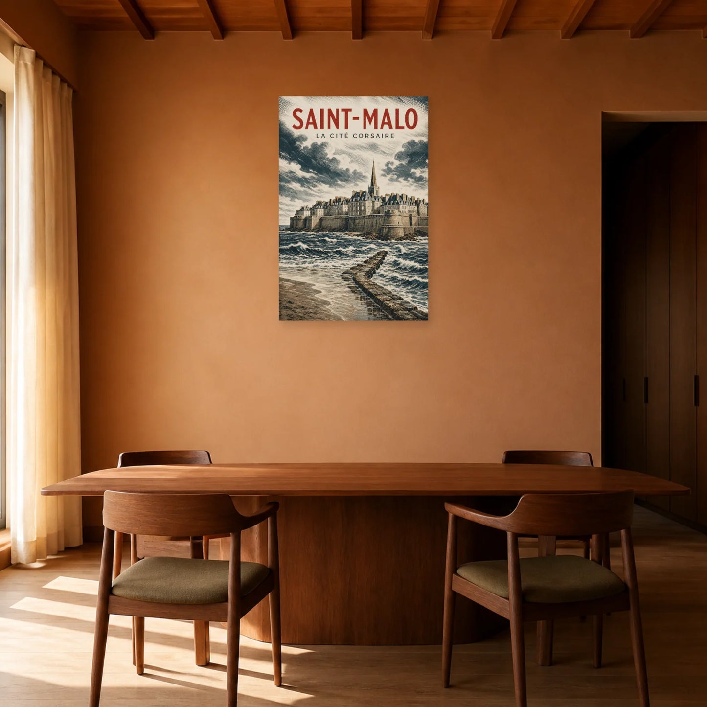 Affiche Saint-Malo – La Cité Corsaire dans une salle à manger - Art Virtuoso