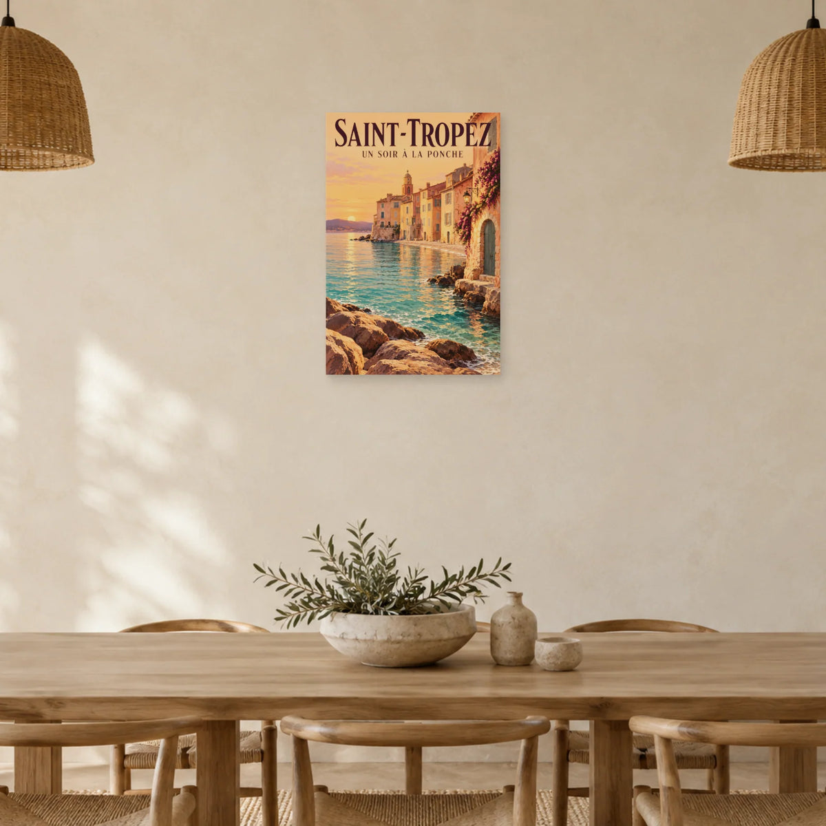 Affiche Saint-Tropez - Un soir à la Ponche dans une salle à manger - Art Virtuoso