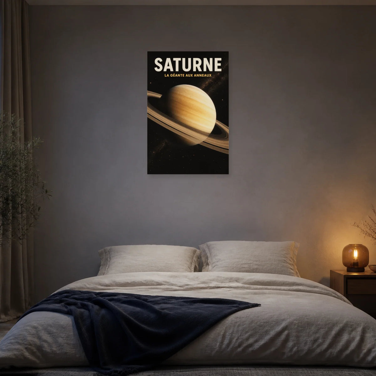Affiche Saturne – La Géante aux Anneaux dans une chambre - Art Virtuoso