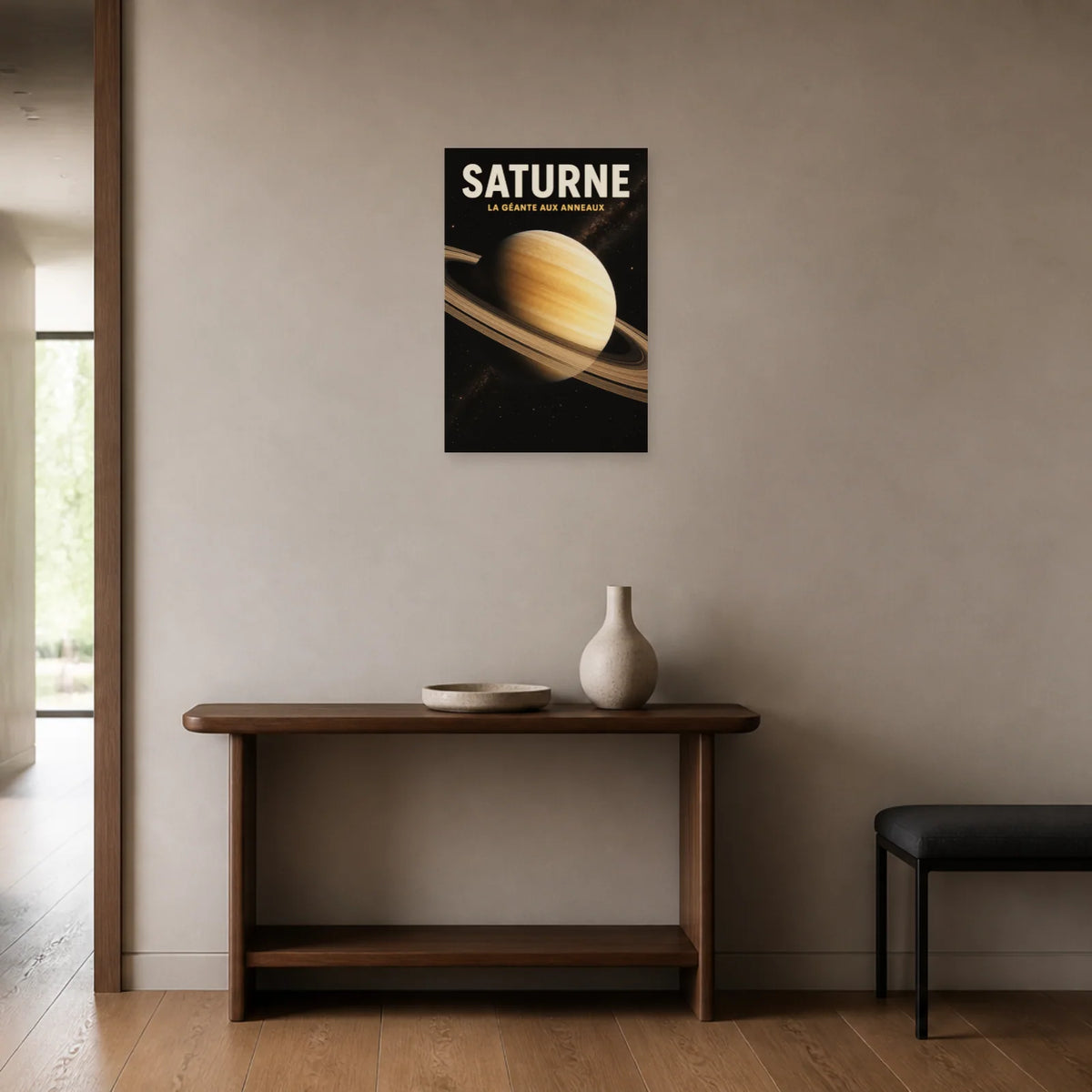 Affiche Saturne – La Géante aux Anneaux dans une entrée ou un couloir - Art Virtuoso