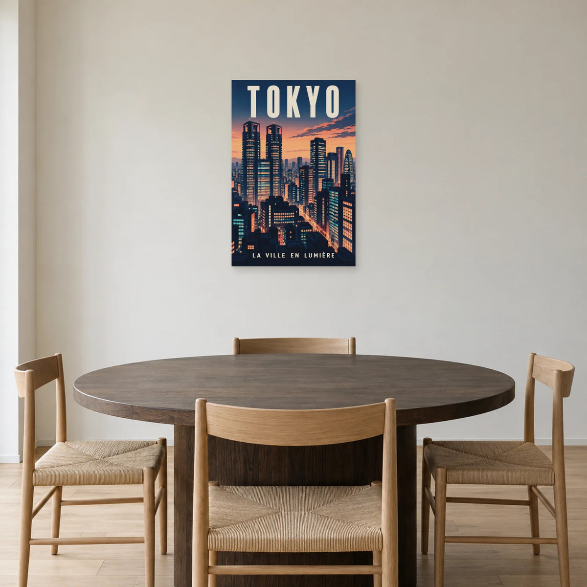 Affiche Tokyo - Shinjuku au crépuscule dans une salle à manger - Art Virtuoso