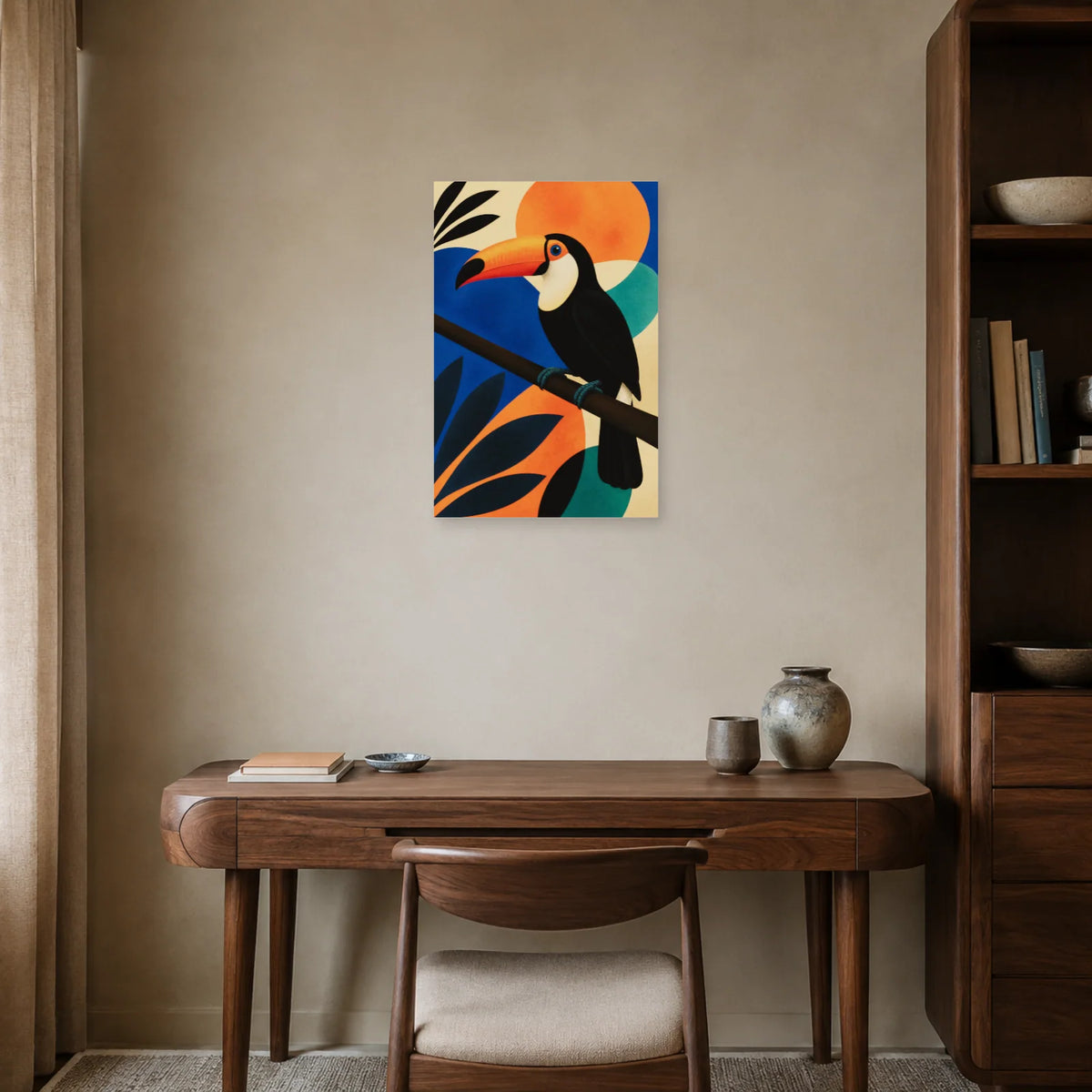 Affiche Toucan moderniste orange et noir dans un bureau - Art Virtuoso