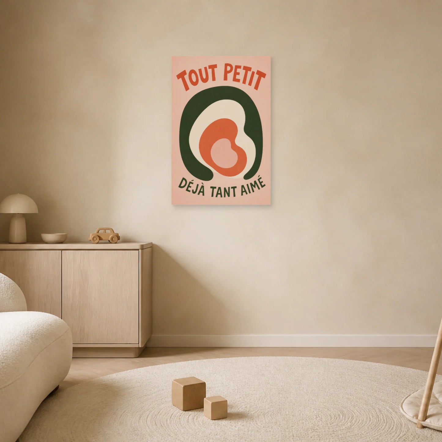 Affiche Tout Petit – Déjà Tant Aimé dans un salon - Art Virtuoso