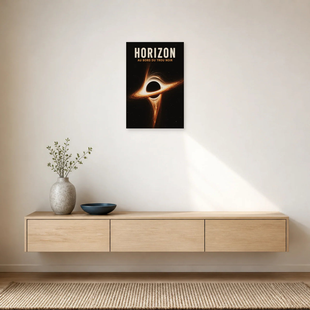Affiche Horizon – Au Bord du Trou Noir dans une entrée ou un couloir - Art Virtuoso