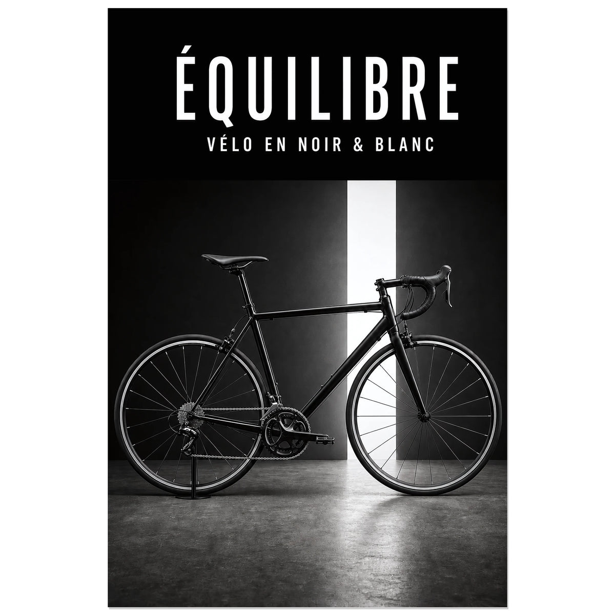 Affiche Équilibre – Vélo en noir et blanc, photographie de vélo noir et blanc minimaliste en studio verticale, format 30 × 45 cm