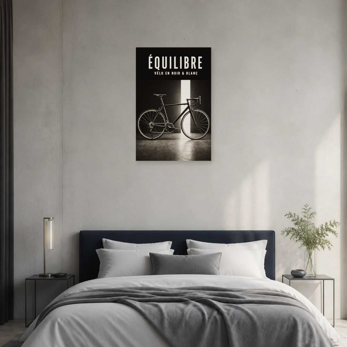 Affiche Vélo noir et blanc – Équilibre dans une chambre - Art Virtuoso