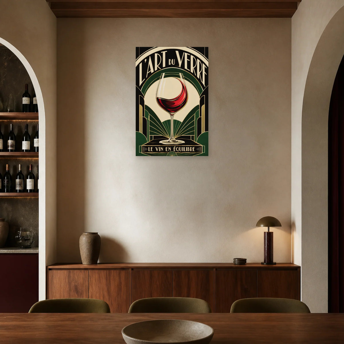 Affiche L'art du verre, le vin en équilibre dans une salle à manger - Art Virtuoso