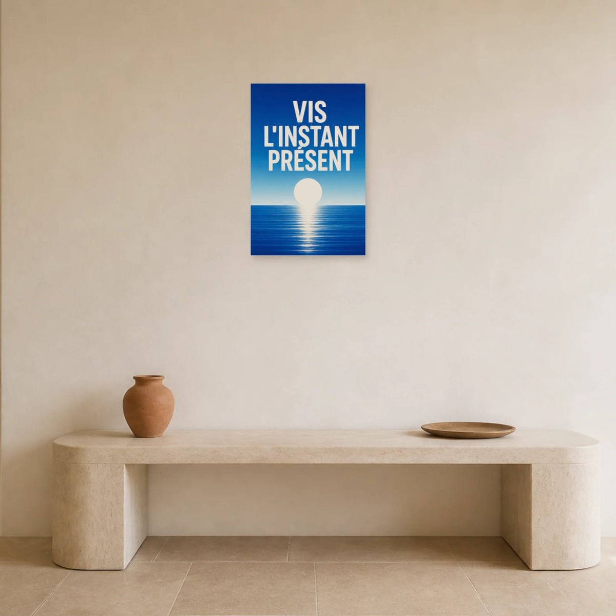 Affiche Vis l’instant présent – Horizon bleu dans une entrée ou un couloir - Art Virtuoso