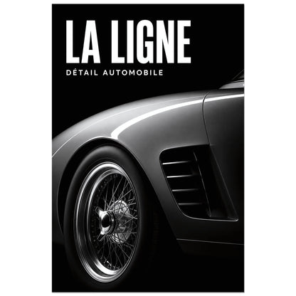 Affiche La ligne – Détail automobile, photographie automobile noir et blanc en gros plan sculptural verticale, format 60 × 90 cm