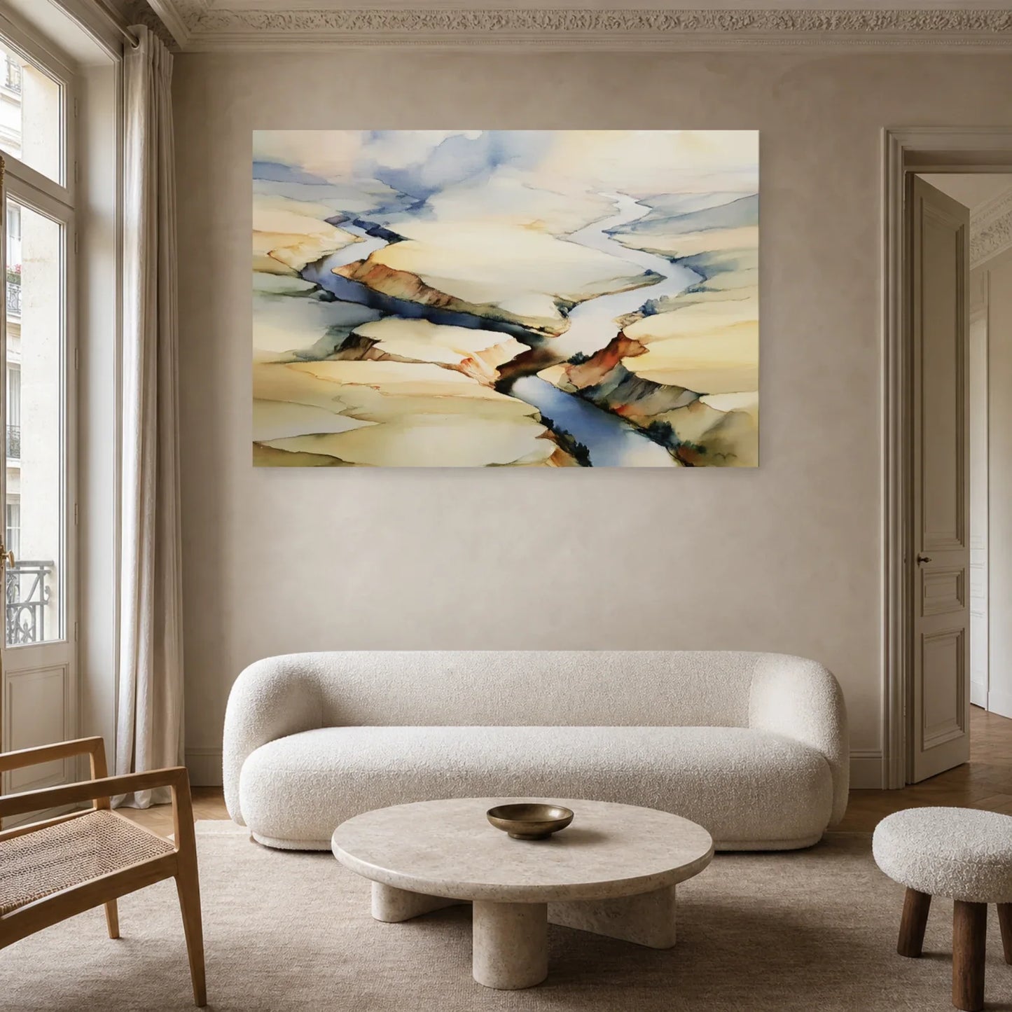 grand tableau paysage aérien rivière beige présenté dans un salon
