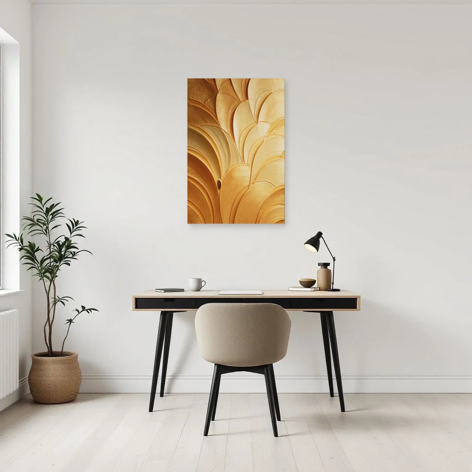 Tableau vertical à éventails dorés dans un bureau raffiné Art Virtuoso