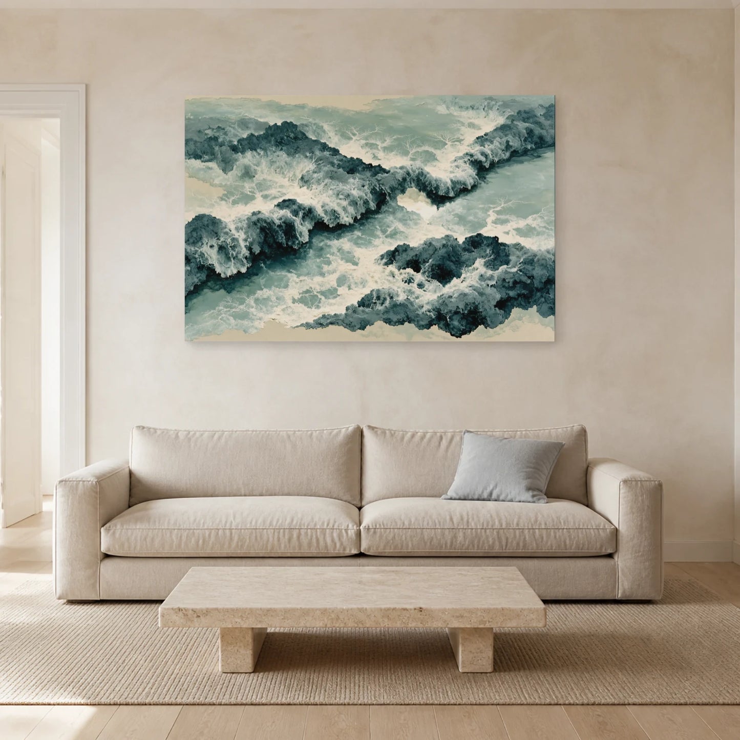 Tableau Mer : Vagues Beige et Gris - Écume Bleu Minéral dans un salon - Art Virtuoso