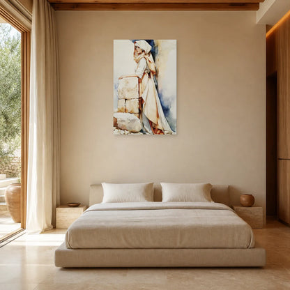 Tableau Femme Voilée Beige – Portrait aux Drapés Ivoire mis en scène dans une chambre