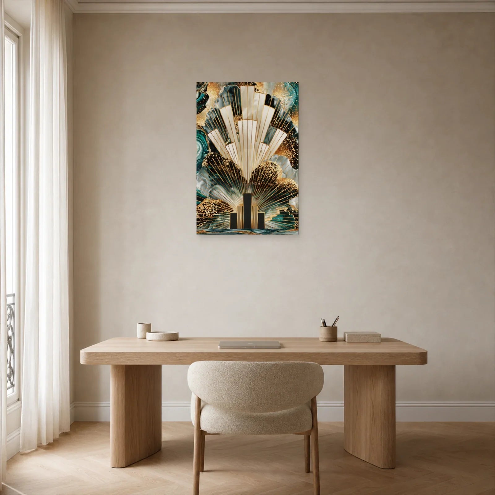 Tableau Art Déco Doré Bleu Canard - Éventail Urbain présenté dans un bureau aux lignes géométriques