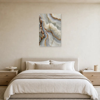 Tableau vertical Albâtre lumineux présenté dans une chambre