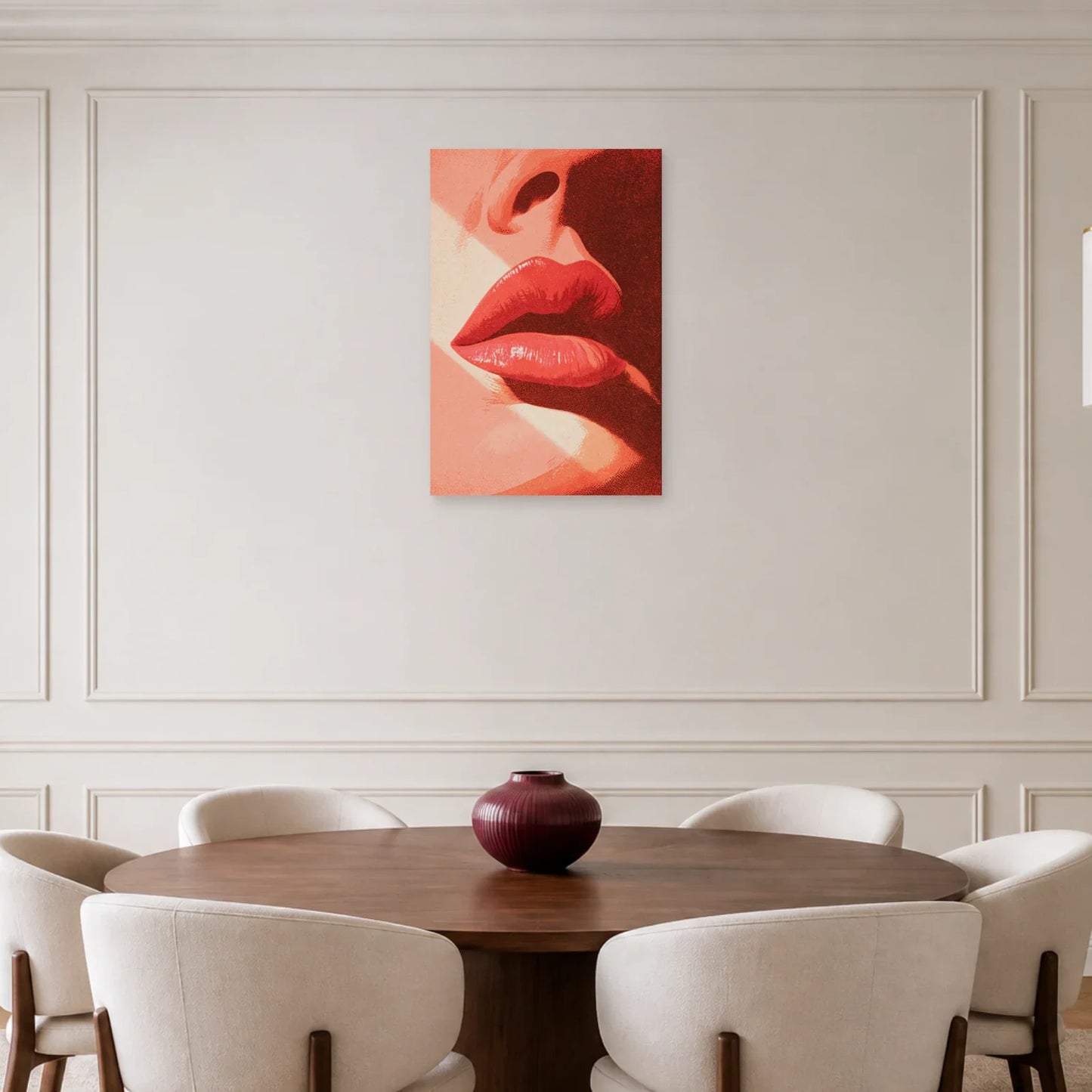 Tableau Bouche Rose Pop Art présenté dans une salle à manger - Art Virtuoso