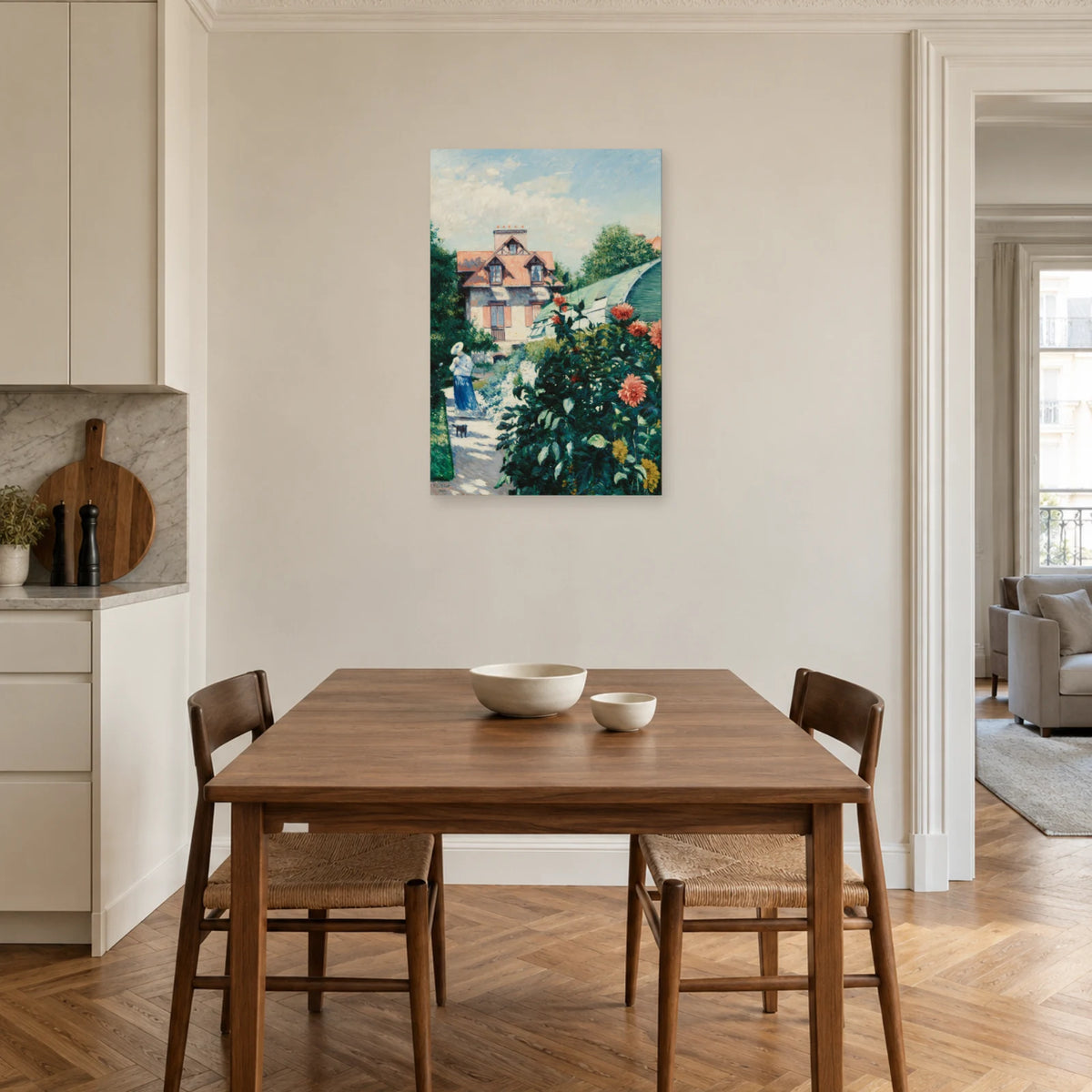 Tableau Dahlias de Caillebotte dans une salle à manger - Art Virtuoso