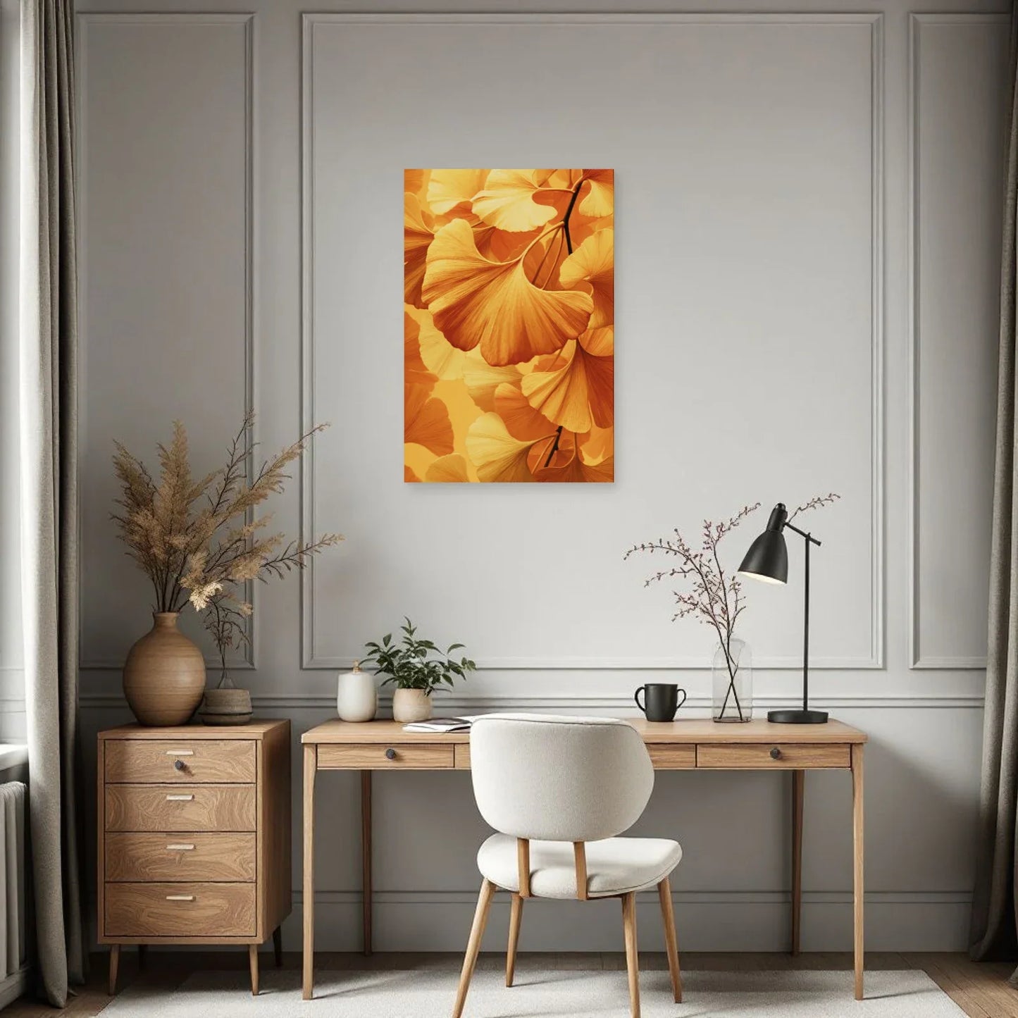Macro botanique de ginkgo jaune installée dans un bureau élégant par Art Virtuoso