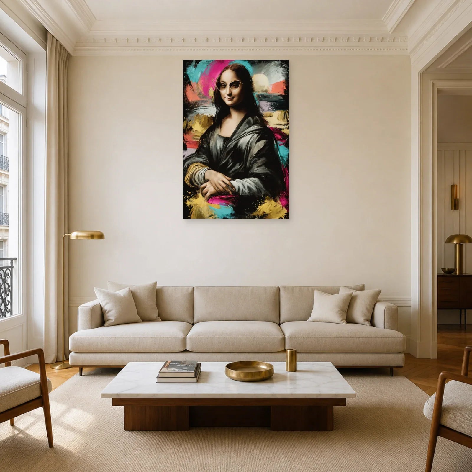 Tableau Joconde aux lunettes de soleil exposé dans un salon élégant