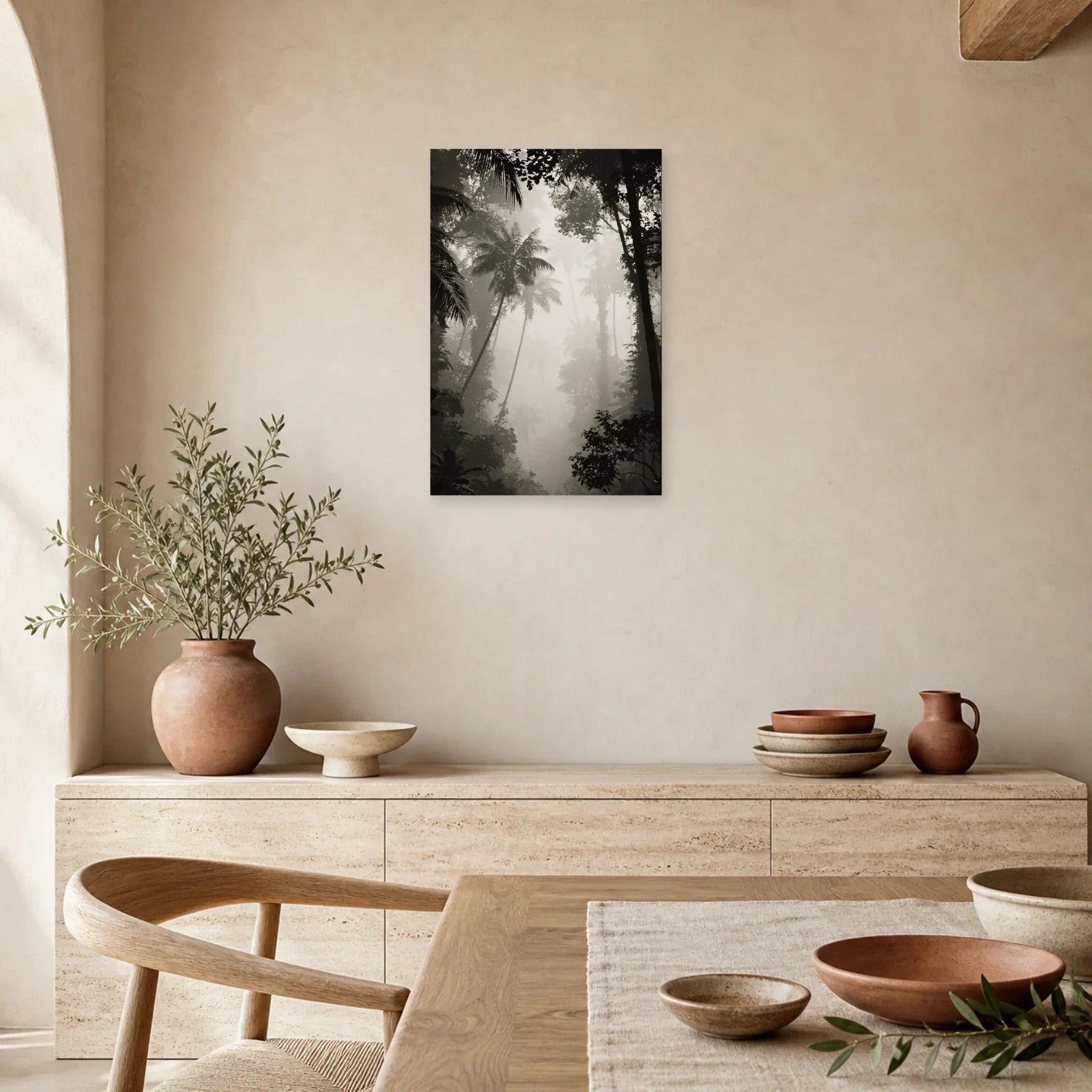 Tableau Jungle Tropicale Noir et Blanc dans une salle a manger lumineuse